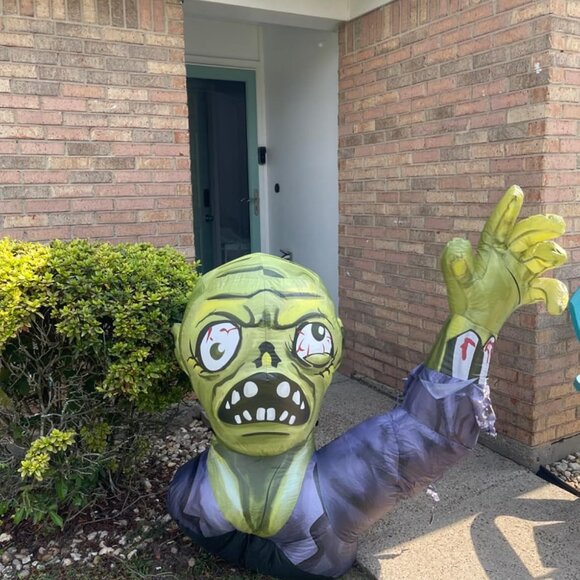 5.2FT Green Zombies Raise Halloween Blow Up Inflatable Decoration with LED Light - Picture 1 of 10